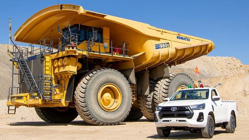 Автономный самосвал Komatsu и концепт ALV от Toyota