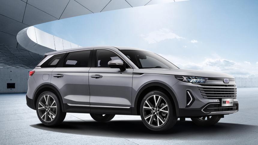 В России появился новый китайский кроссовер за 3 000 000 рублей