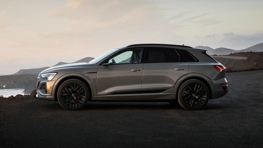 В Белоруссии теперь можно купить «белые» кроссоверы Audi Q8 e-tron