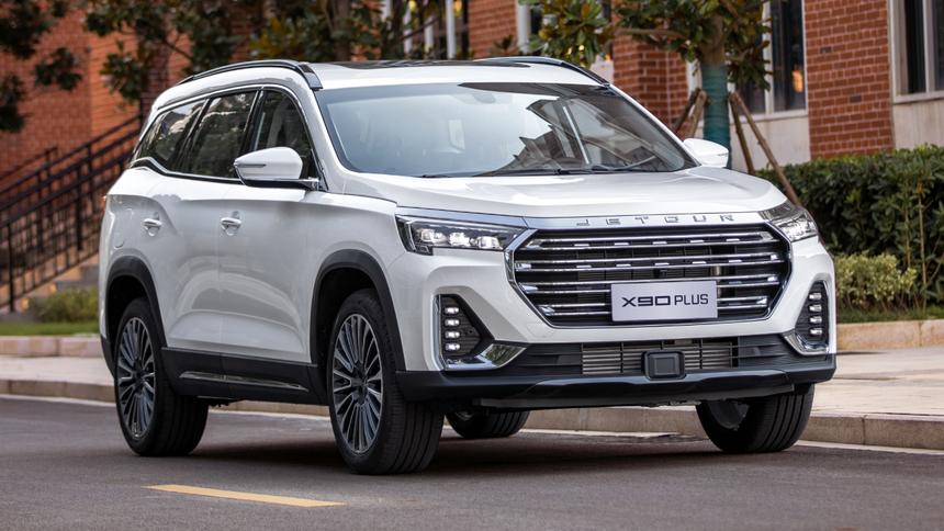 В России начались продажи кроссоверов Jetour X90 Plus
