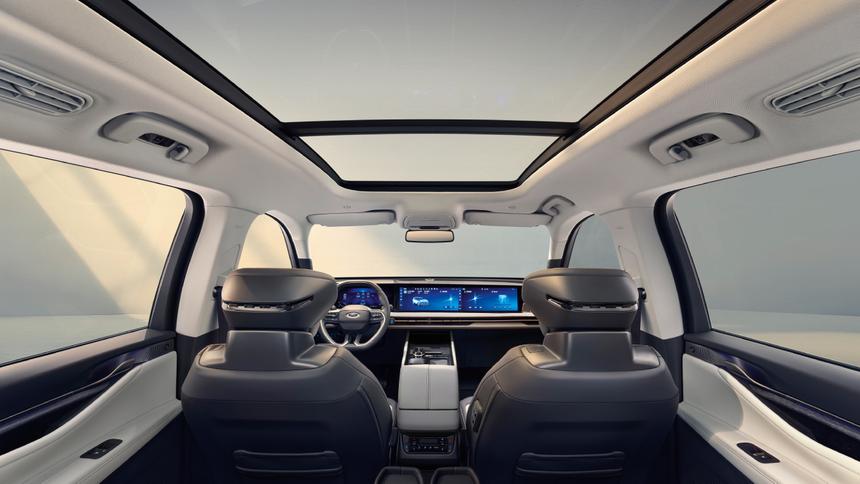 Россиянам предложили китайские кроссоверы Ford Edge L