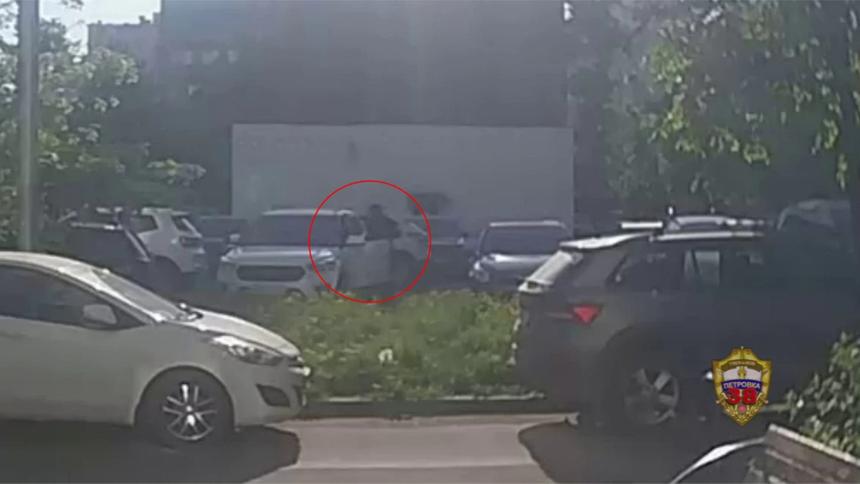 Московский бомж угнал две иномарки на востоке города