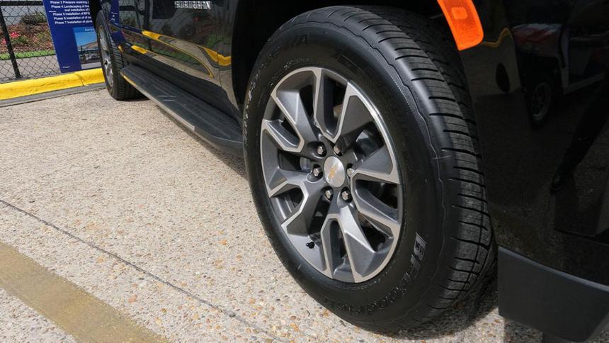 Для полицейских машин создали специальные сверхпрочные шины