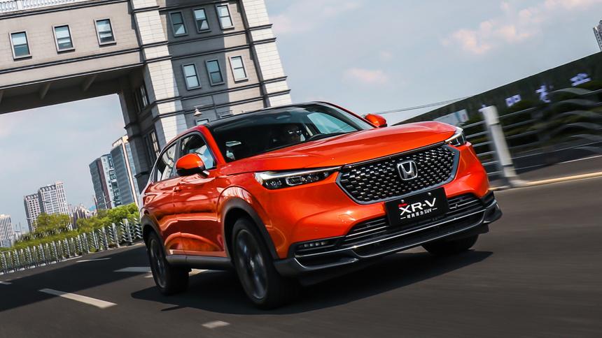 Дилеры привезли в Россию кроссоверы Honda XR-V