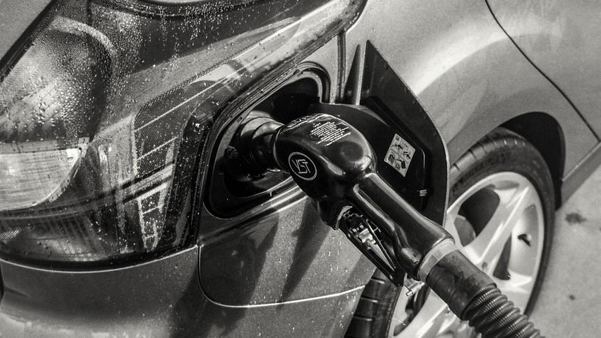 Финансист анонсировал подорожание бензина в России