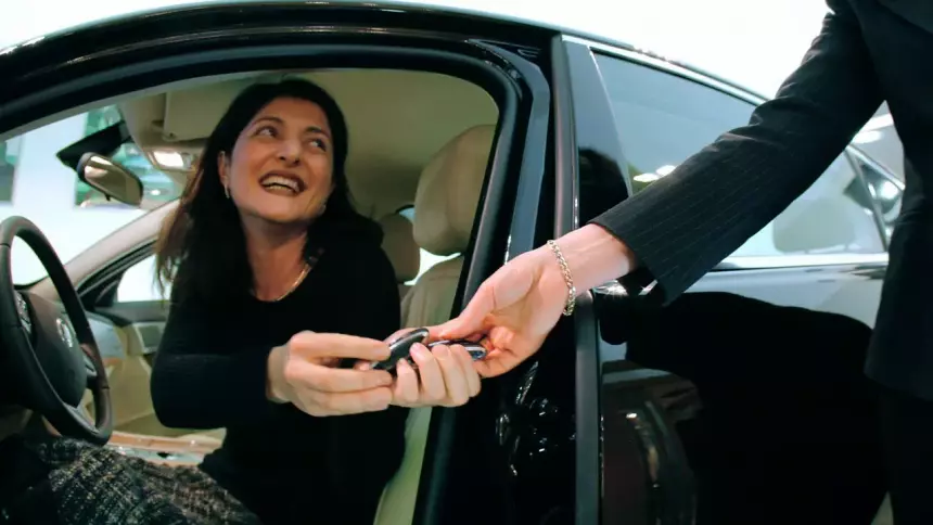 Дилеры отменили скидки на автомобили