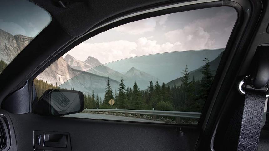 В Германии водителей начали штрафовать за открытые окна автомобиля