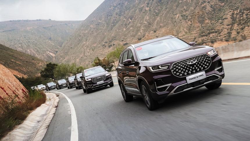 Какие автомобили необычных цветов можно найти на российском рынке