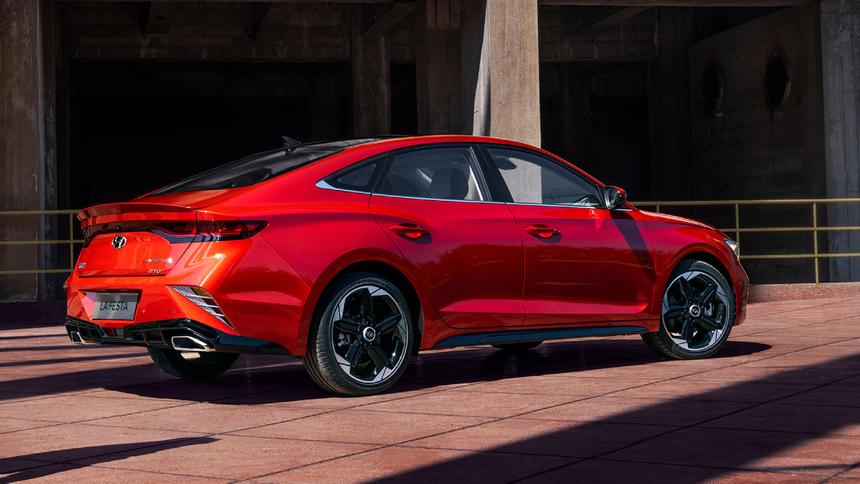 В России появились китайские седаны Hyundai Lafesta