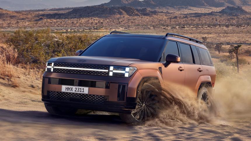 Новый Hyundai Santa Fe удивил радикальной сменой дизайна