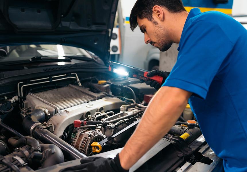 Почему начал троить двигатель: причины и признаки