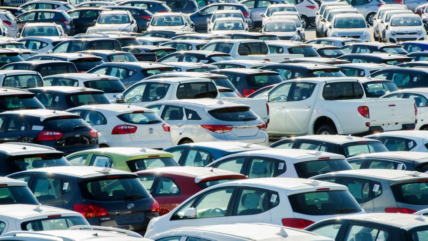 В России расходы на госзакупки иномарок выросли в 2023 в два раза