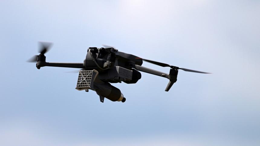 Обломок беспилотника упал на автомобиль