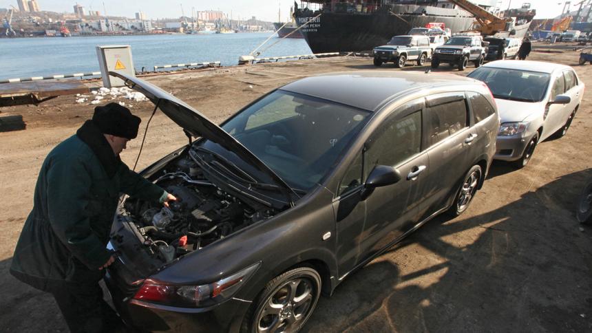 Таможня Владивостока отметила спад объёмов ввоза машин из Японии