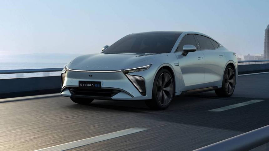 В России первой моделью марки Exlantix станет седан Е03