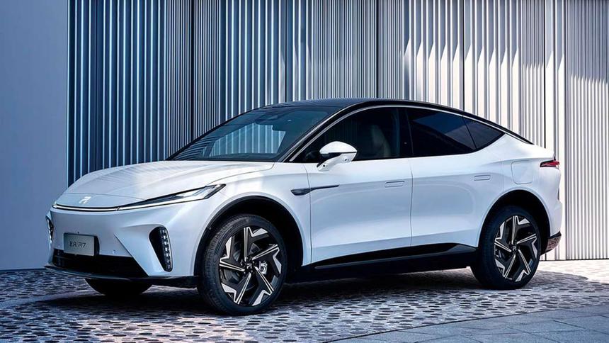 В России начались продажи кросс-купе Rising Auto R7