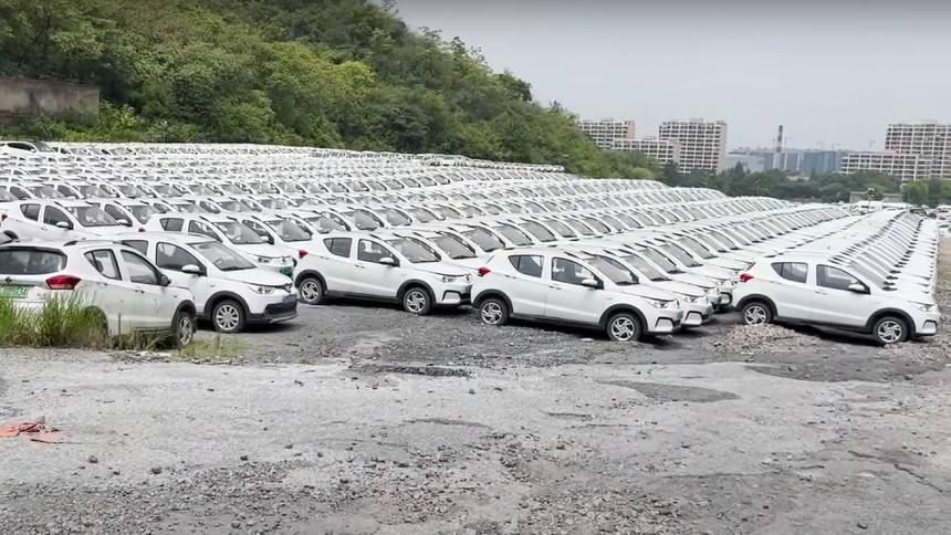 В Китае нашли парковки, забитые тысячами брошенных электромобилей