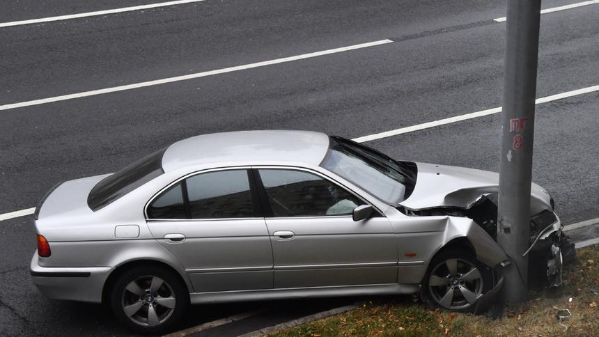 Россияне согласны ремонтировать машины б/у запчастями