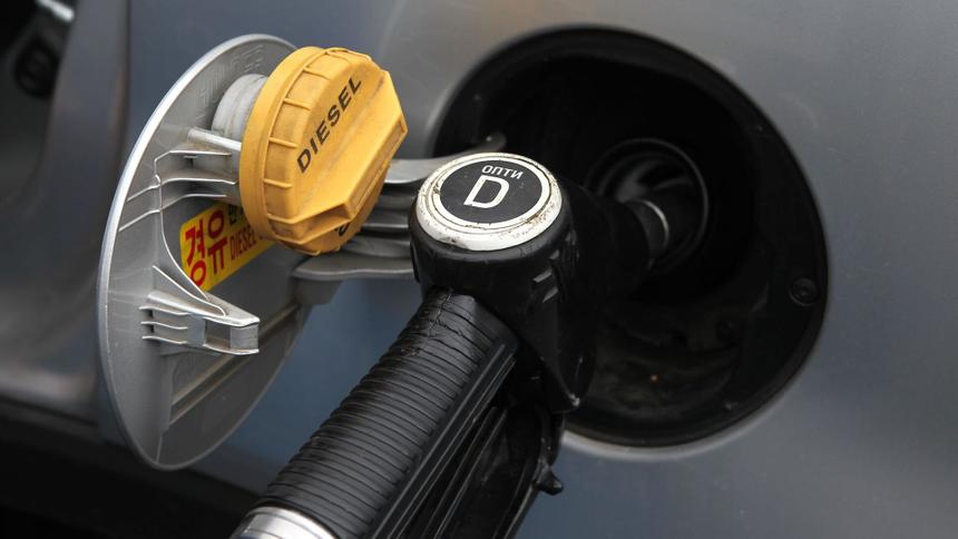 Автоэксперт считает, что в России нет проблемы дефицита топлива