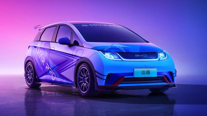 Еврокомиссия изучит, почему китайские автомобили стоят дешёво