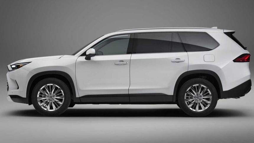 В Россию привезли Toyota Grand Highlander