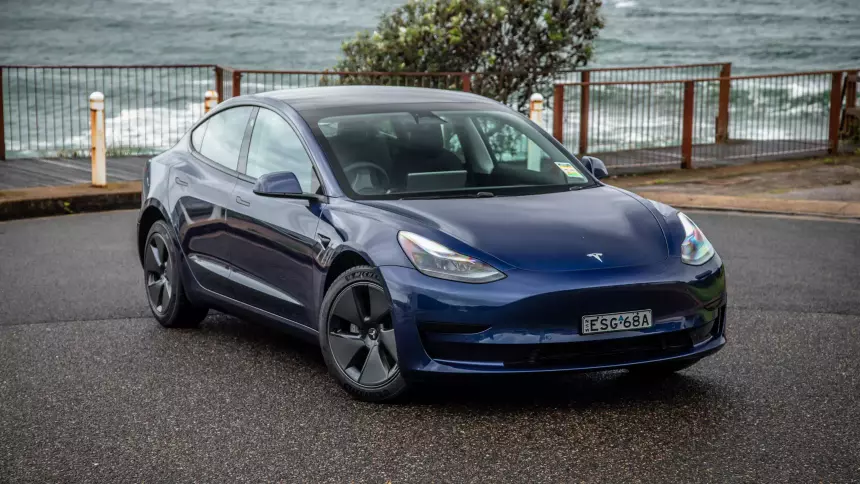 Стали известны электромобили, которые чаще всего попадают в ДТП в России