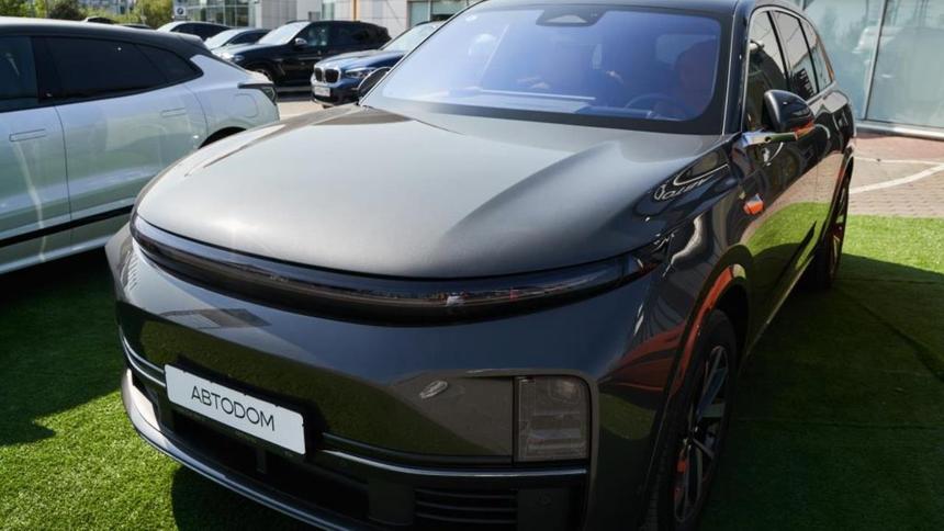 Начались продажи автомобилей LiXiang