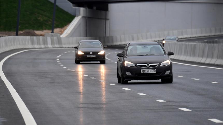 Каждый второй россиянин летом 2023 года путешествовал на машине