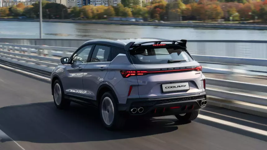 У дилеров появился новый Geely Coolray