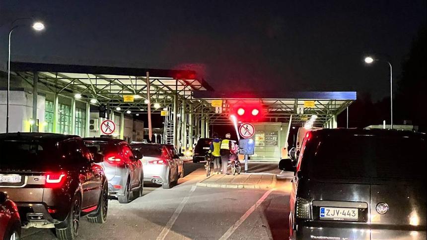 Раскрыто, сколько машин из РФ не пропустили в Финляндию