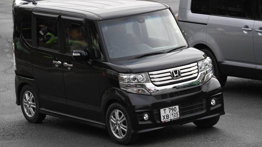 Росстандарт обосновал необходимость квадратных госномеров