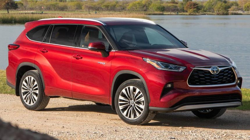 Toyota отзывает 750 тысяч теряющих бамперы Highlander