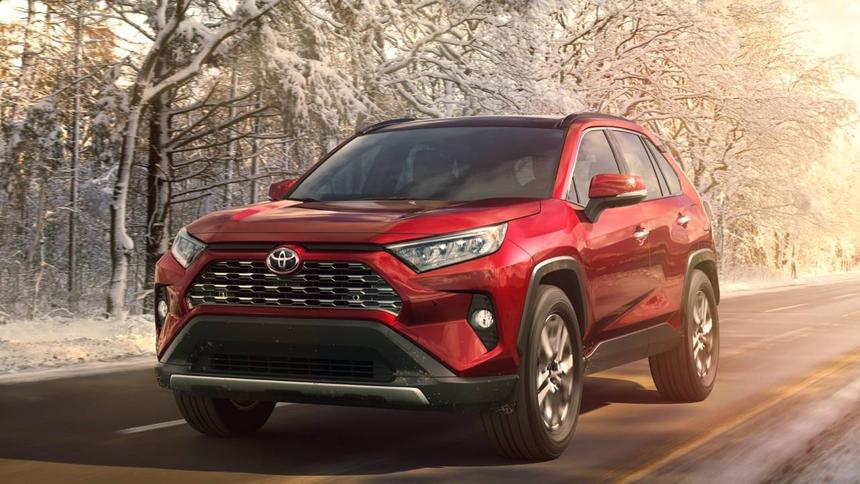 Toyota отзывает 2 млн пожароопасных RAV4