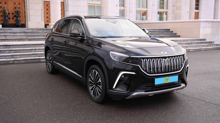 Президент Казахстана получил в подарок от Эрдогана турецкий электрокар