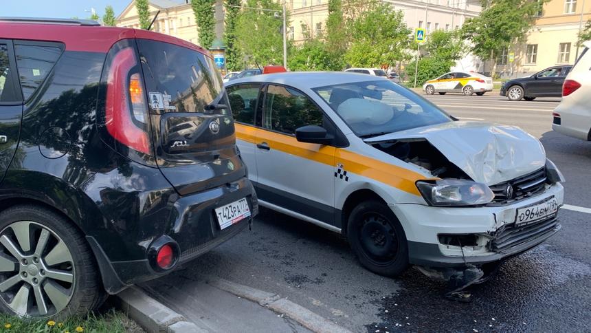 Страховка ОСГОП для такси стоит дороже, чем для самолёта