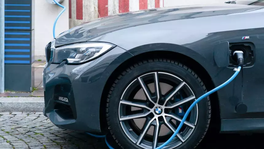 Застройщиков обяжут устанавливать зарядки для электрокаров в новостройках