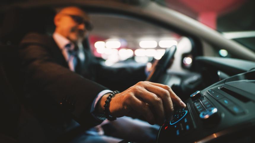 Врач объяснил, чем опасен подогрев сидений в машинах