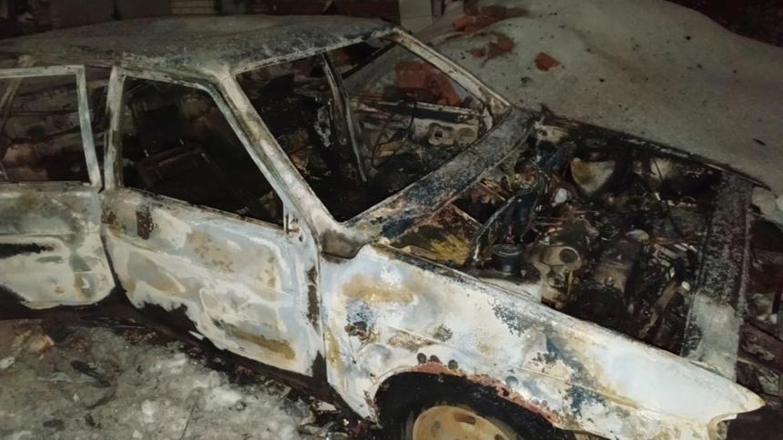 Обидчивый россиянин перепутал и сжёг чужой автомобиль
