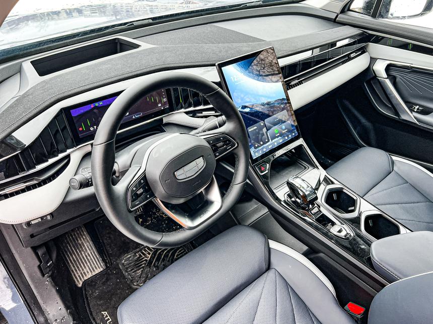 Почему новый Atlas совершенно не похож на другие Geely