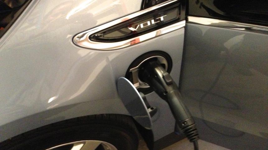 Эксперт Сажин объяснил, в чём проблемы электрокаров