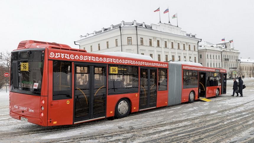 Еще в одном городе России на маршрут вернули автобус «гармошку»