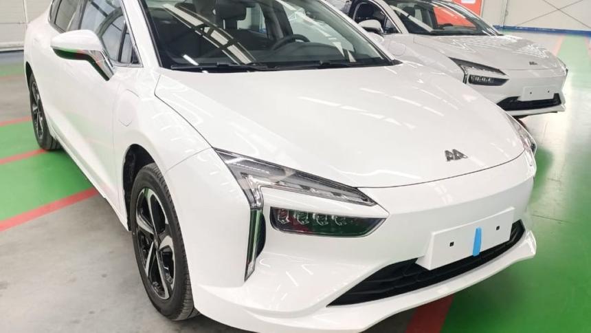 Госслужащих обяжут ездить на автомобилях «Амберавто»