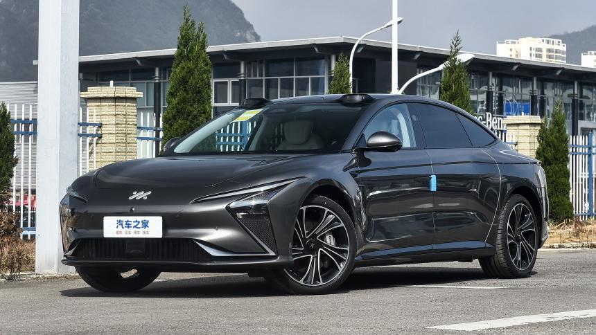 Обновлен китайский суперседан IM L7: он быстрее, чем Porsche Taycan