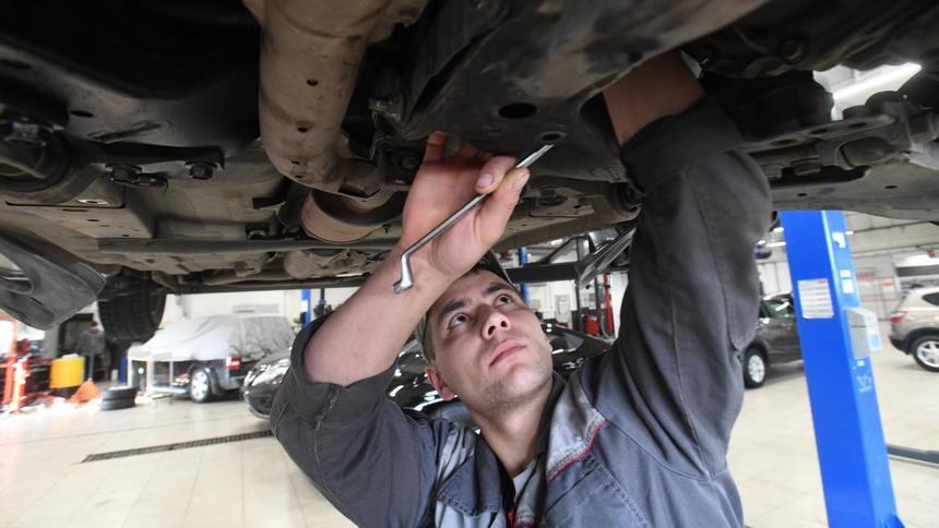 Зарплаты в автобизнесе в Петербурге выросли на 40%