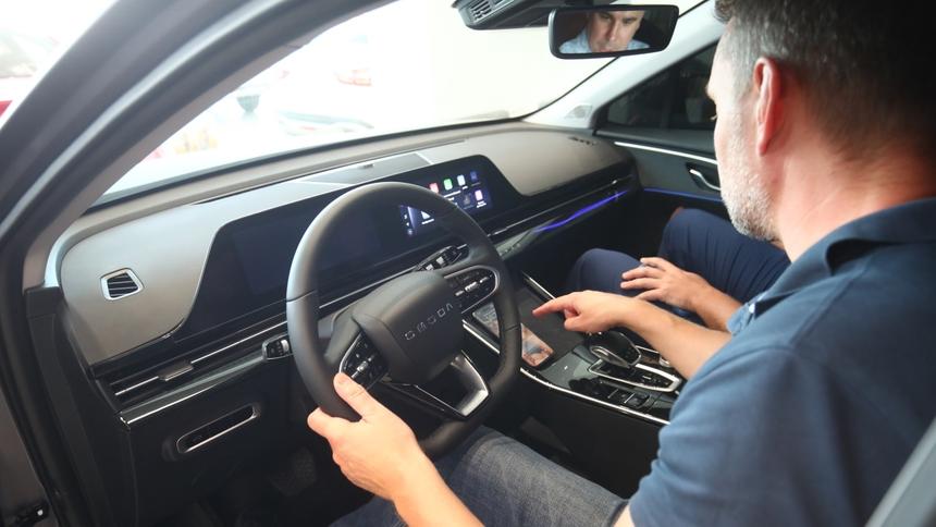 Продажи легковых машин в РФ практически удвоились