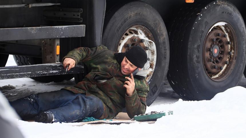 Зарплата дальнобойщиков почти удвоилась