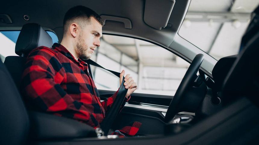 Водителей предупредили об опасности долгого сидения за рулём