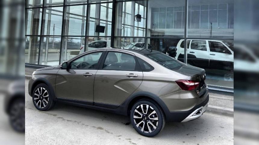 АвтоВАЗ вернул Lada Vesta популярный цвет