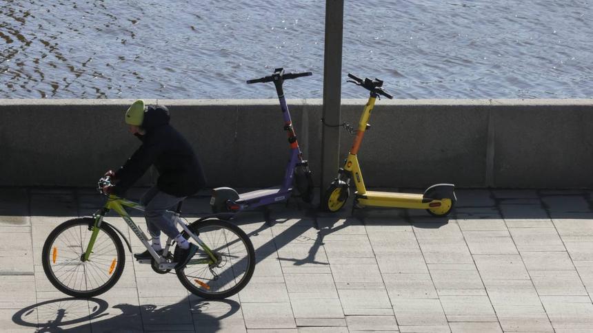 Полиция Питера конфисковала тысячи электросамокатов