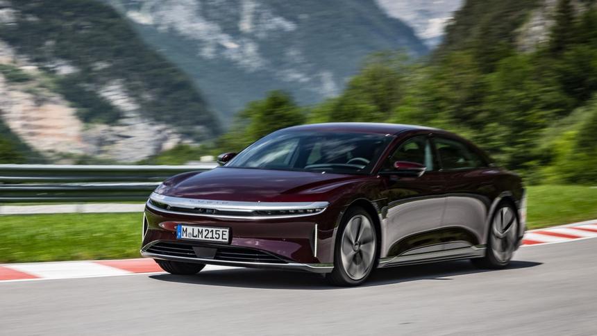 6 примеров, как электромобили задают новый тренд во внешности транспорта